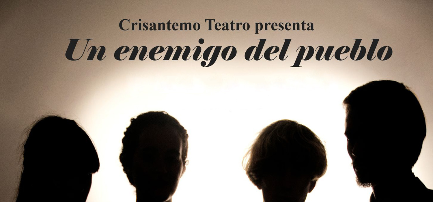 La compañía Crisantemo Teatro, dirigida por un alumno del Máster en Abogacía de la Universidad de Cádiz, regresa con una adaptación de “Un enemigo del pueblo”
