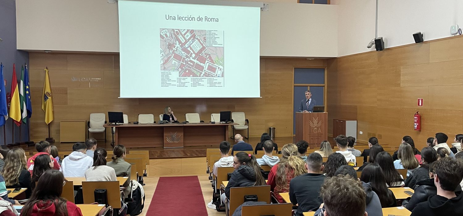 Conferencia del prof. Bernardo Periñán Gómez